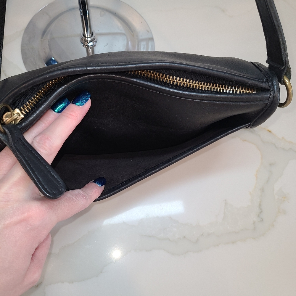 Coach Vintage 1988-93 Austin Black Leather Shoulder Bag 9909 - Picture 3 of 15